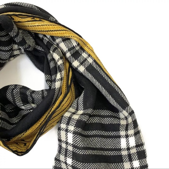 273 Chanel CC Logo Silk-Cashmere Blend Stole Scarf - Picture 4 of 8